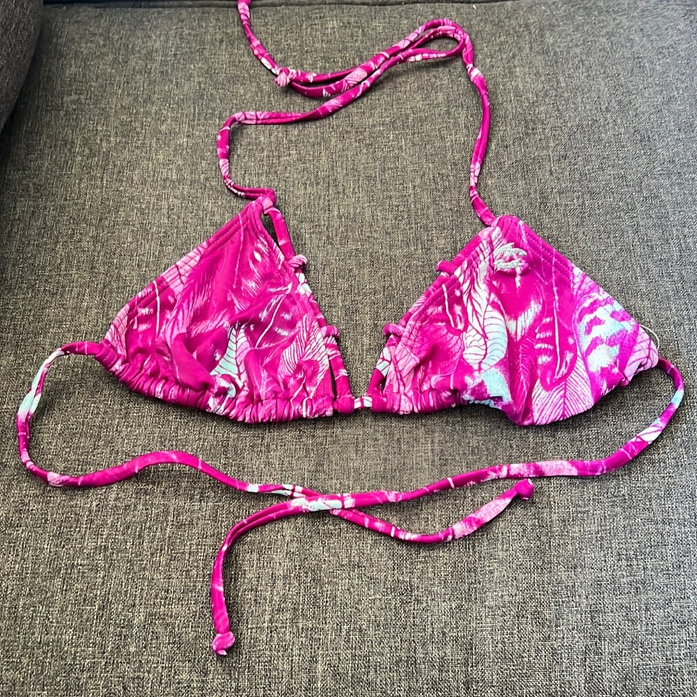 Billabong Swim Top size M